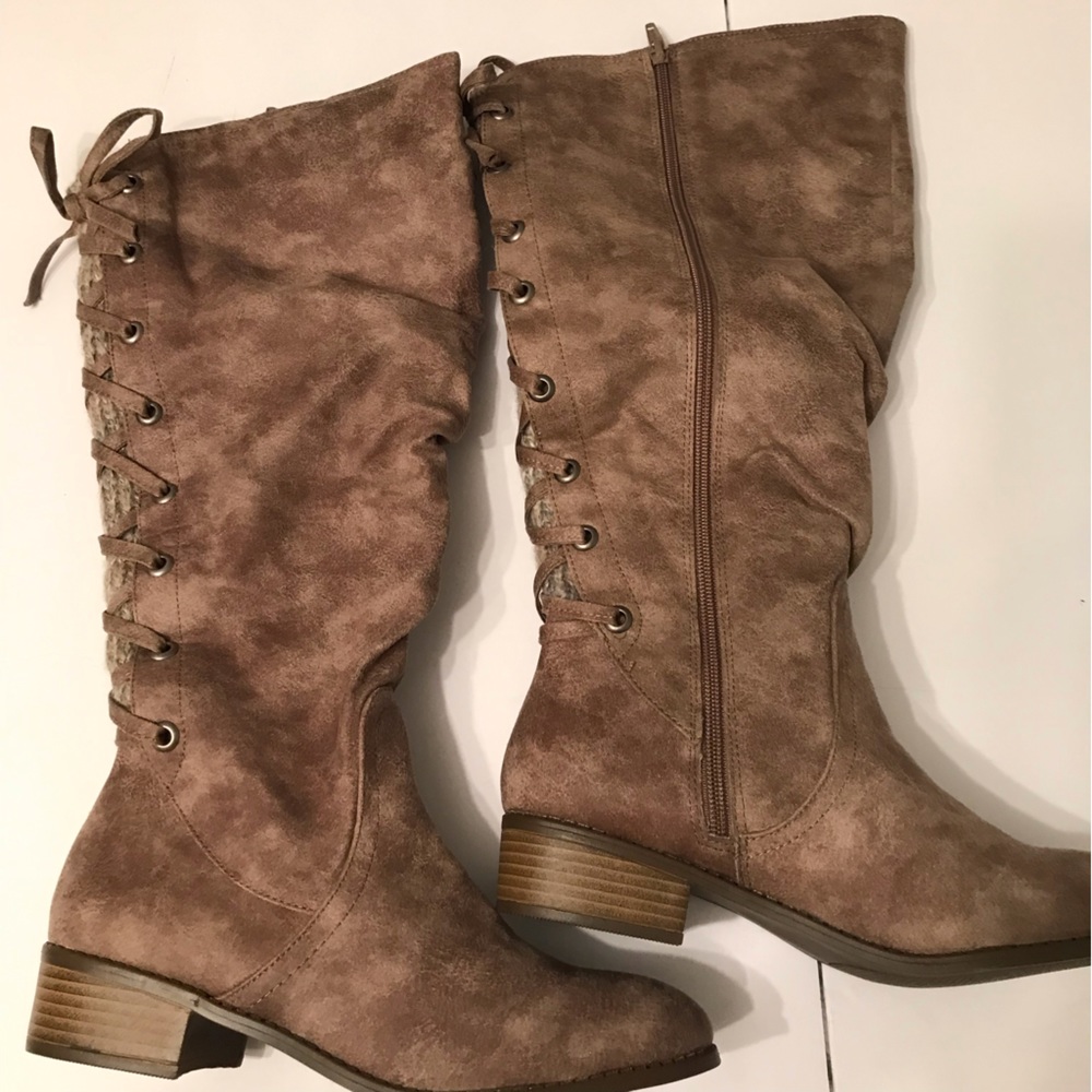So knee high boots with lace up back